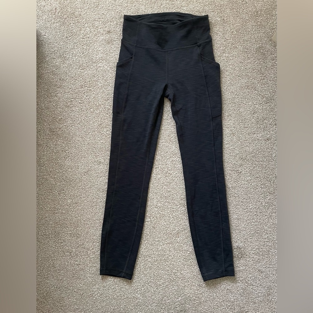 Lululemon women’s leggings size 4 heathered gray, insane 25”